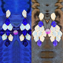 Load image into Gallery viewer, Yellowstone (Blue and White)