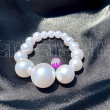 Load image into Gallery viewer, Carol